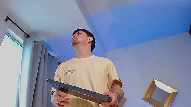 Snapshot of KaiStein chatting on February 2026 06:29:02 PM KaiStein online show from February 2026 06:29:02 PM