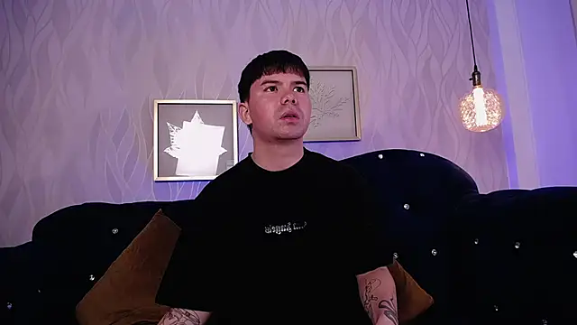 Snapshot of KaiStein chatting on February 2026 06:43:02 PM KaiStein online show from February 2026 06:43:02 PM