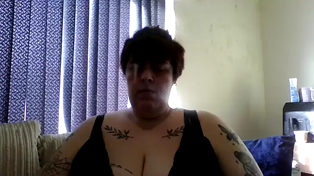 Snapshot of BBWBlossom_ chatting on March 2026 02:02:01 PM BBWBlossom online show from March 2026 02:02:01 PM