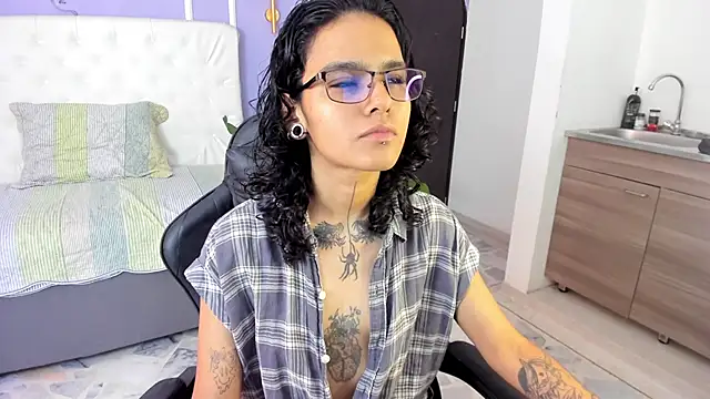 Julianne 7 online show from February 2026 01:57:01 PM