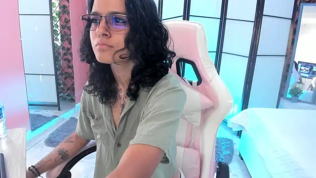 Julianne 7 online show from February 2026 08:53:01 PM