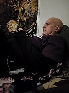 Snapshot of sk8brd_snwbrd_no_snitch chatting on February 2026 06:30:01 PM sk8brd snwbrd no snitch online show from February 2026 06:30:01 PM