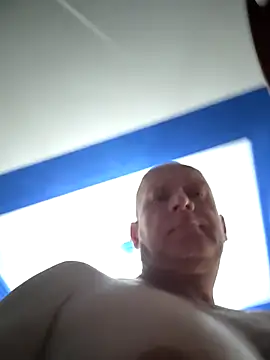 Snapshot of sk8brd_snwbrd_no_snitch chatting on February 2026 01:13:01 AM sk8brd snwbrd no snitch online show from February 2026 01:13:01 AM