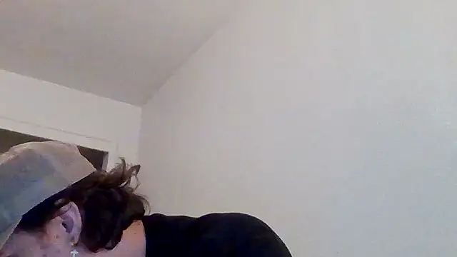 Snapshot of Tallhungandcloudy chatting on February 2026 10:11:01 PM Tallhungandcloudy online show from February 2026 10:11:01 PM