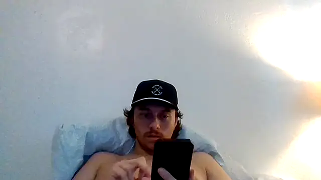 Snapshot of Tallhungandcloudy chatting on February 2026 10:21:02 PM Tallhungandcloudy online show from February 2026 10:21:02 PM