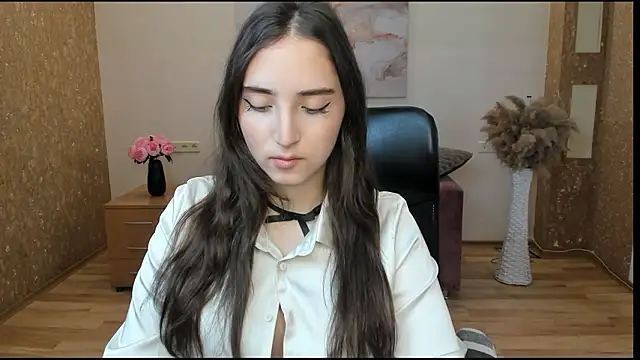 Effy Royse online show from March 2026 12:35:02 PM