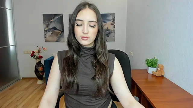 Effy Royse online show from May 2026 05:35:01 AM