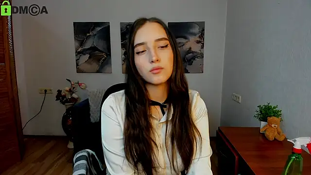 Effy Royse online show from March 2026 06:32:02 AM