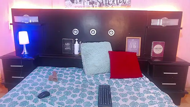 ShannySweett online show from April 2026 11:08:02 PM