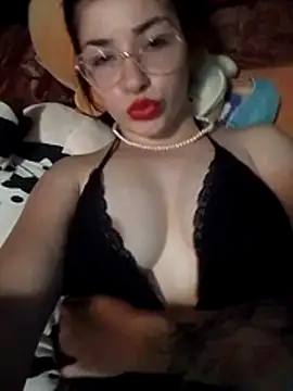 Snapshot of Luna33- chatting on February 2026 10:07:01 PM Luna33- online show from February 2026 10:07:01 PM