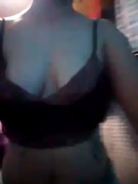 Snapshot of Luna33- chatting on February 2026 03:39:02 AM Luna33- online show from February 2026 03:39:02 AM