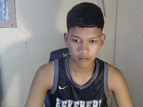 UrAsian Turjak online show from April 2026 07:01:01 AM