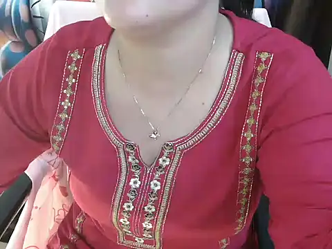 Snapshot of _chitranshi chatting on April 2026 05:56:01 AM chitranshi online show from April 2026 05:56:01 AM