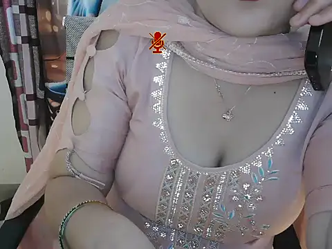 Snapshot of _chitranshi chatting on May 2026 05:22:01 AM chitranshi online show from May 2026 05:22:01 AM