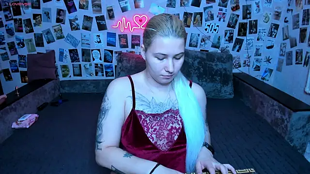 x Ulya1cutex online show from April 2026 05:05:02 PM