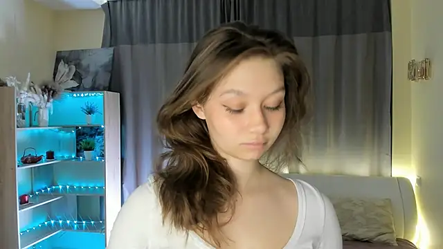 Snapshot of HolliBillig chatting on April 2026 07:06:02 PM HolliBillig online show from April 2026 07:06:02 PM