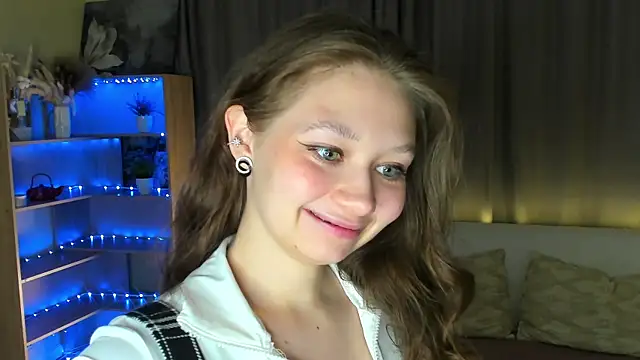 Snapshot of HolliBillig chatting on March 2026 07:04:02 PM HolliBillig online show from March 2026 07:04:02 PM