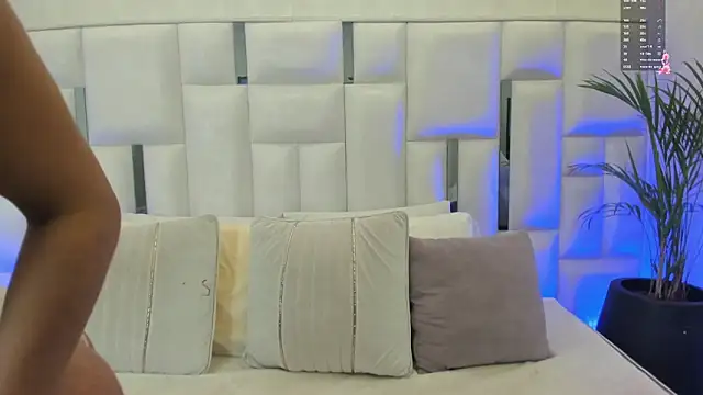 Nylaharris online show from March 2026 04:32:02 AM