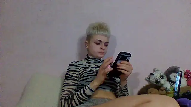 AlisaDear257 online show from April 2026 07:18:01 PM