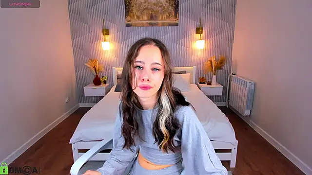 kristi kitss online show from March 2026 01:11:01 AM