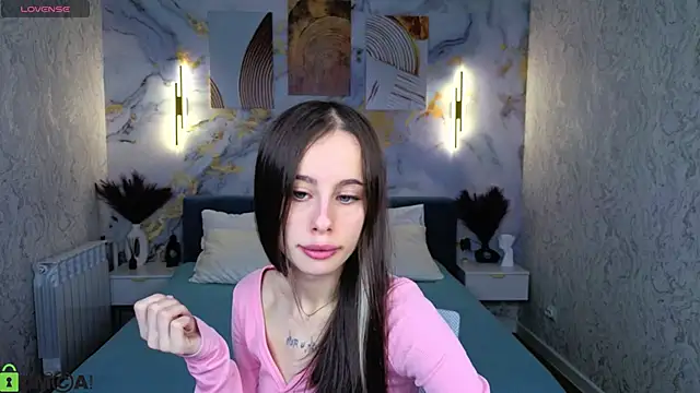 kristi kitss online show from April 2026 08:54:02 AM