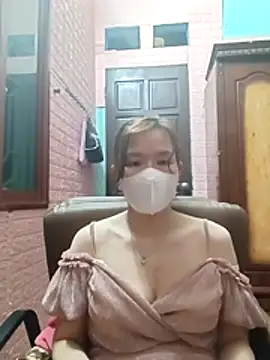 Snapshot of Trang26 chatting on February 2026 04:04:01 PM Trang26 online show from February 2026 04:04:01 PM