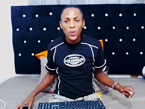 NtandoXx online show from April 2026 11:06:01 PM