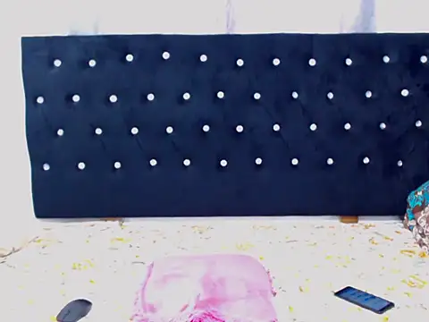 NtandoXx online show from February 2026 02:18:02 PM