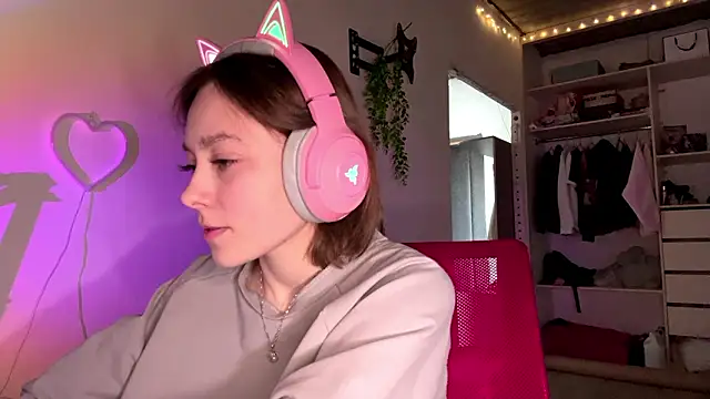 SlunkRear online show from March 2026 02:04:02 AM