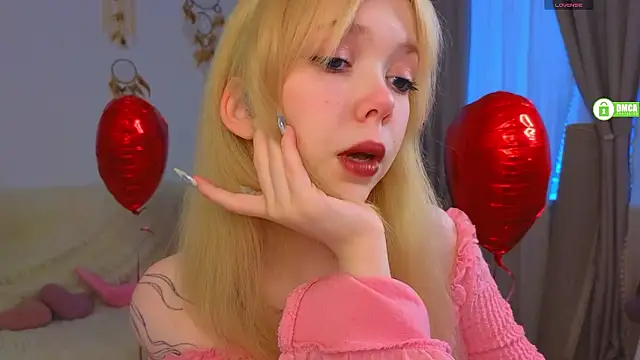 Snapshot of Rochelle_kitty chatting on February 2026 02:41:02 PM Rochelle kitty online show from February 2026 02:41:02 PM