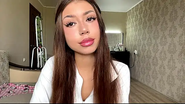 Snapshot of You_Club_Winx chatting on June 2026 07:17:02 AM You Club Winx online show from June 2026 07:17:02 AM