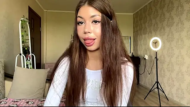 Snapshot of You_Club_Winx chatting on June 2026 08:30:02 AM You Club Winx online show from June 2026 08:30:02 AM