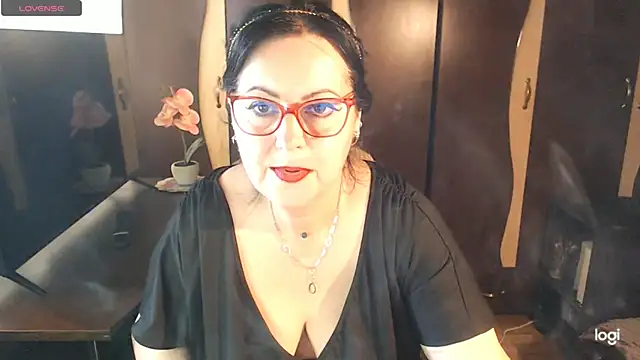 exiMIlf online show from April 2026 11:00:01 AM