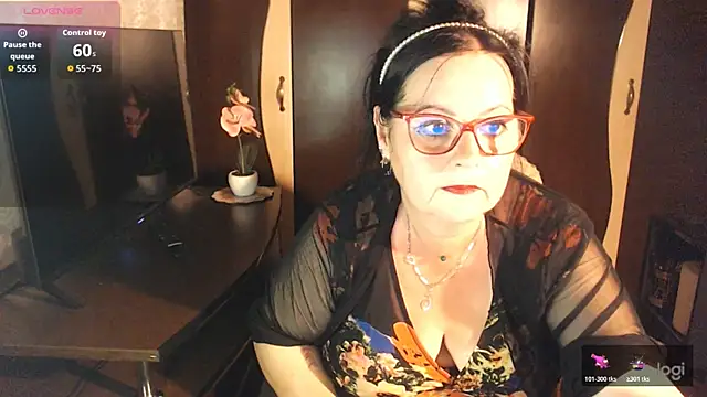 exiMIlf online show from June 2026 05:13:02 PM