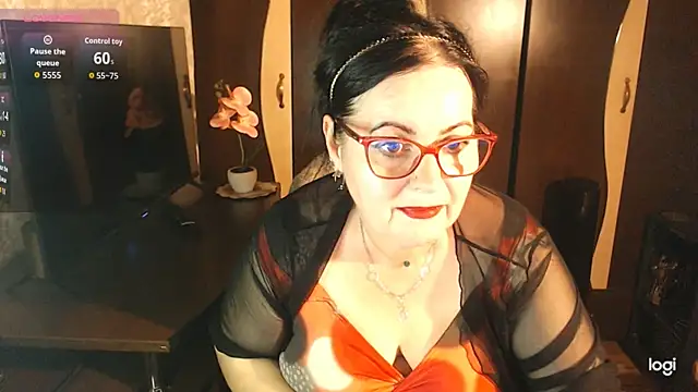 exiMIlf online show from June 2026 05:58:02 PM