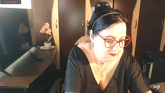 exiMIlf online show from April 2026 01:25:02 PM