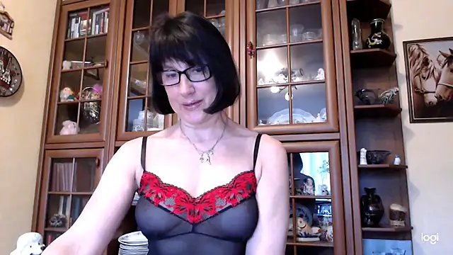 Snapshot of Vlastelina chatting on April 2026 01:28:01 PM Vlastelina online show from April 2026 01:28:01 PM