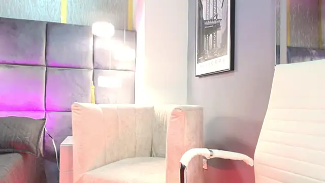 Sweet Sofiii  online show from April 2026 07:52:01 PM