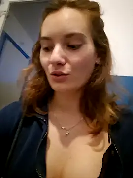 sweetsophie69 online show from March 2026 06:51:02 PM