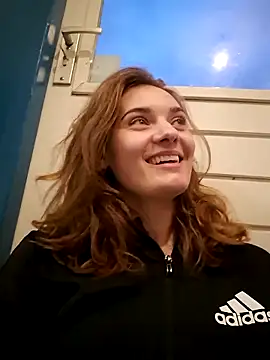 sweetsophie69 online show from April 2026 06:47:01 PM