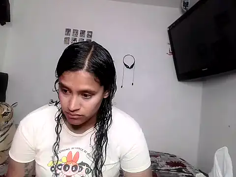 luna E online show from February 2026 01:08:01 PM