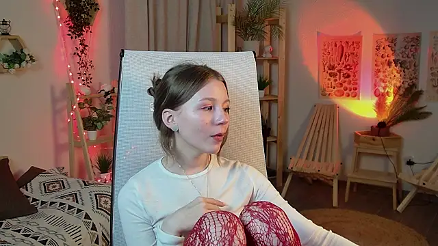 ElliFrankenweenie online show from April 2026 07:45:01 AM