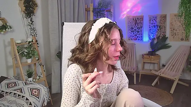 ElliFrankenweenie online show from April 2026 06:17:01 AM