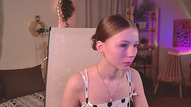 ElliFrankenweenie online show from April 2026 06:05:01 AM