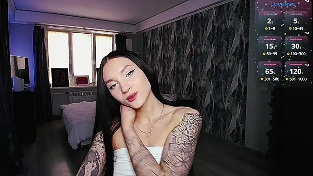 comeherehoney online show from April 2026 02:13:01 PM