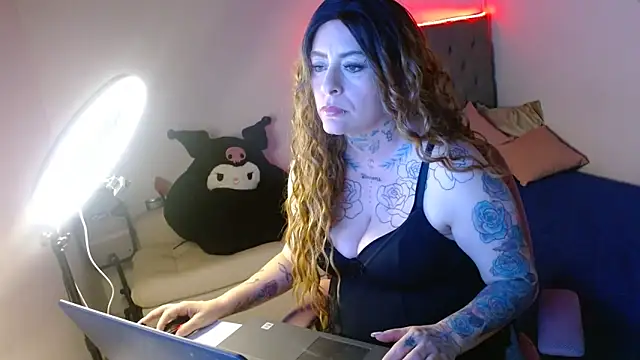 mia vantt online show from April 2026 09:31:01 PM