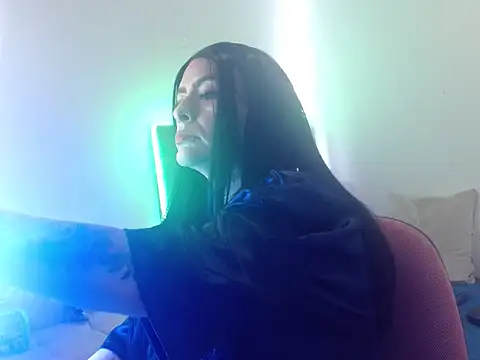 mia vantt online show from March 2026 10:00:02 PM