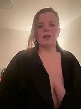 Laura-Loveyou online show from March 2026 05:08:02 PM