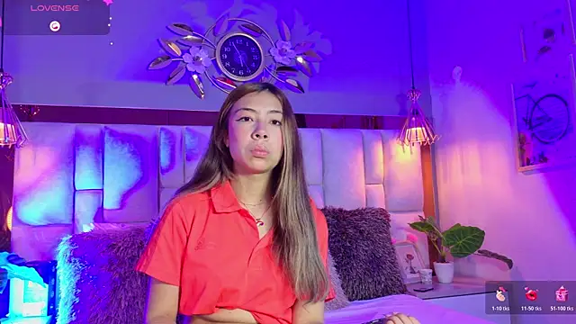 ValeryGomezz online show from July 2026 01:36:02 PM