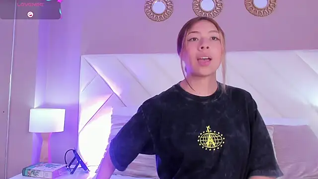 ValeryGomezz online show from June 2026 02:25:02 PM